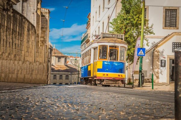 Peinture murale Tram, Lisbonne