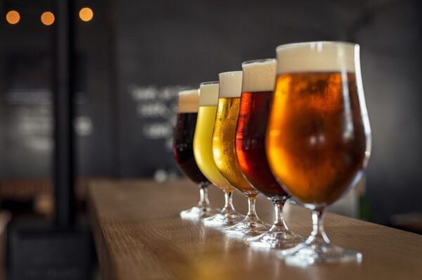 Peinture murale Bière dans des verres
