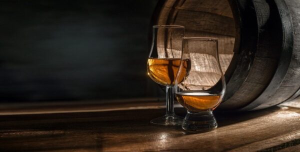 Papier peint Verres à whisky