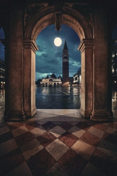 Peinture murale San Marco nuit