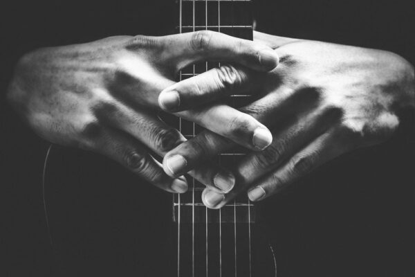 Peinture murale Mains musicales