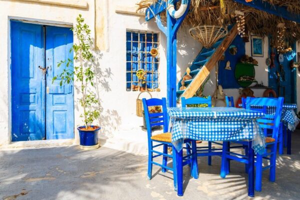 Peinture murale Table bleue