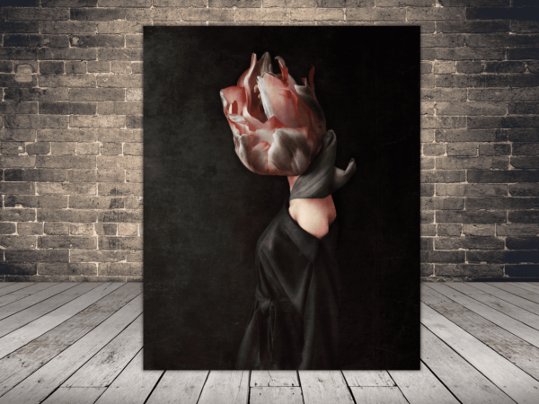 Une image d'une femme tulipe