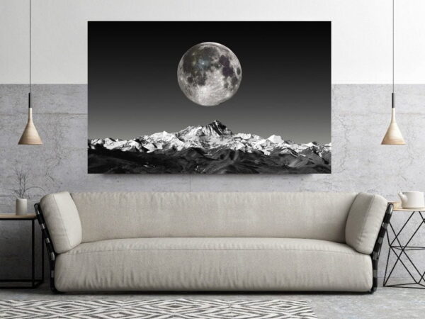 Une image de la lune dans les montagnes – Image 2