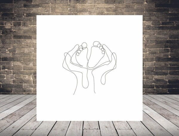L'image du pied dans les mains