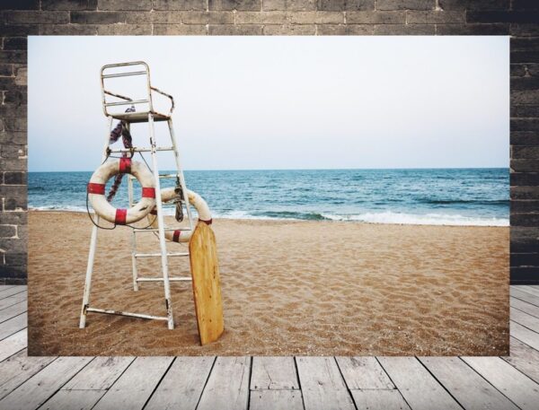 Une image d'une chaise de sauveteur