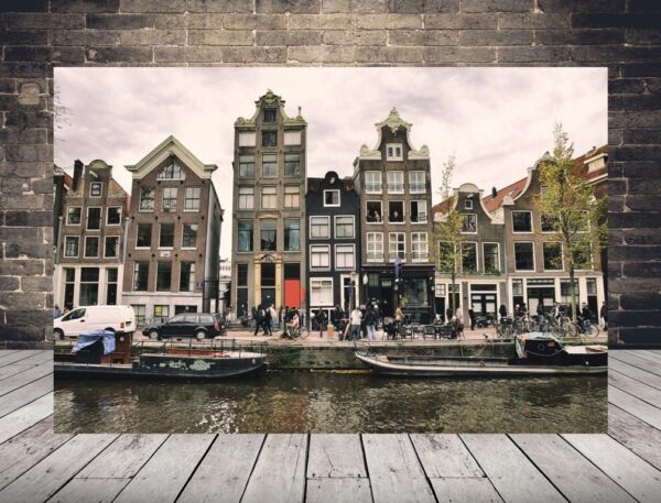 Image d'un Amsterdam nuageux