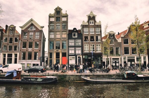Image d'un Amsterdam nuageux – Image 3