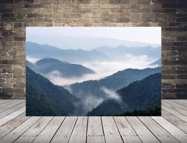 Image des pics brumeux