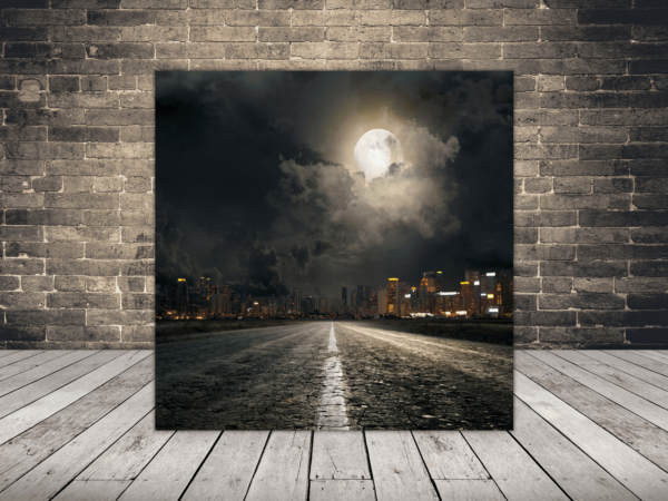 L'image de la lune et de la ville