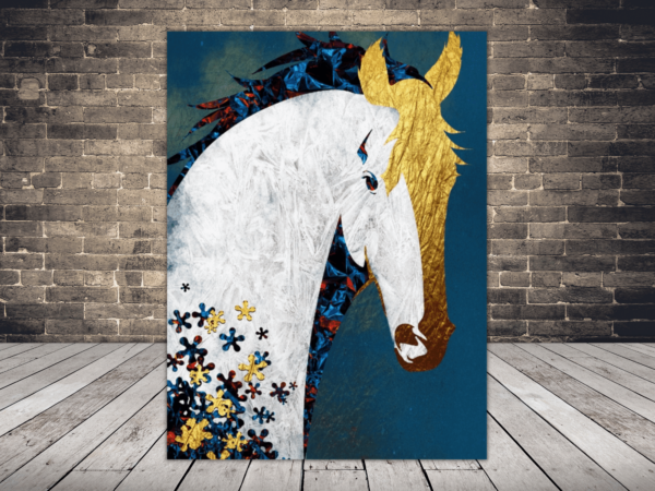 Image d'un cheval avec une crinière dorée