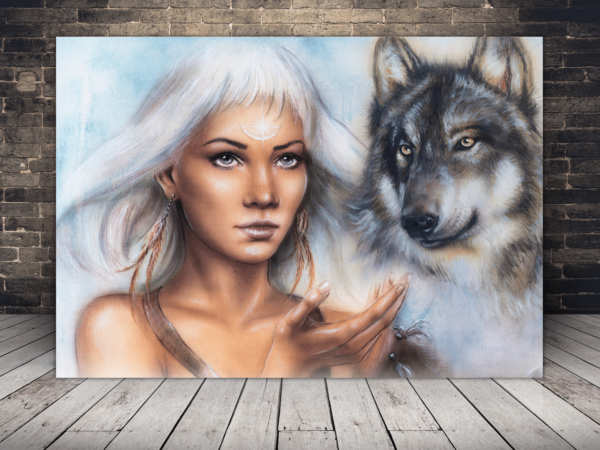 Une image d'une femme et d'un loup
