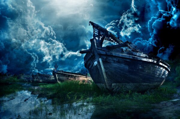 Une image d'un bateau et des nuages – Image 2