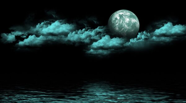 L'image de la lune et des nuages bleus – Image 2