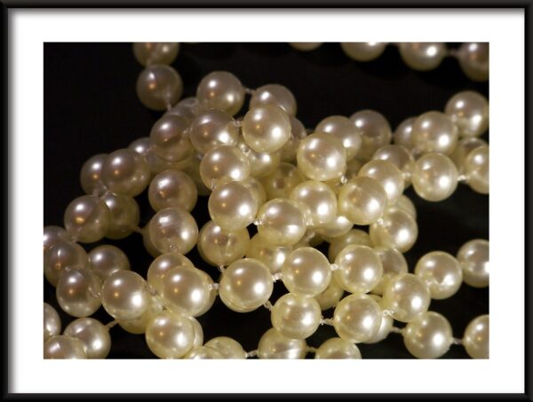 Affiche collier de perles