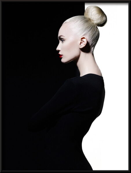 Affiche blanche et noire – Image 2