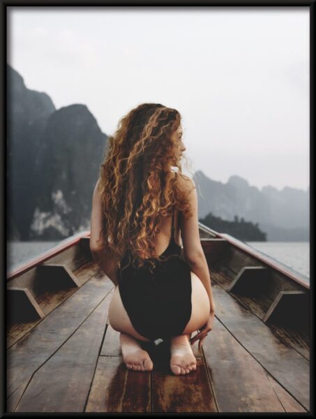 Fille sur un bateau Poster – Image 4