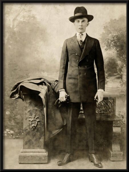 Homme au chapeau – Image 2