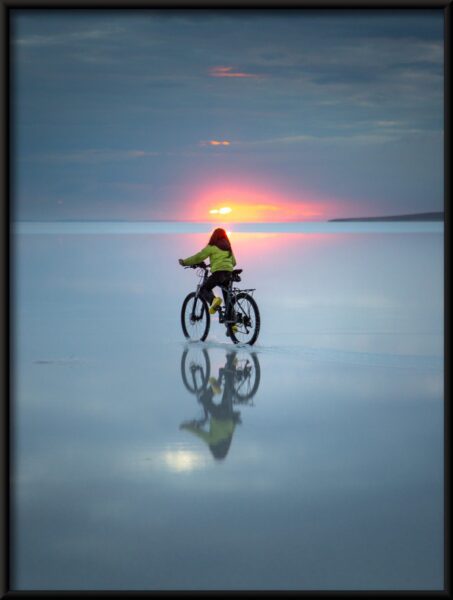 Faire du vélo sur l'eau Poster – Image 4