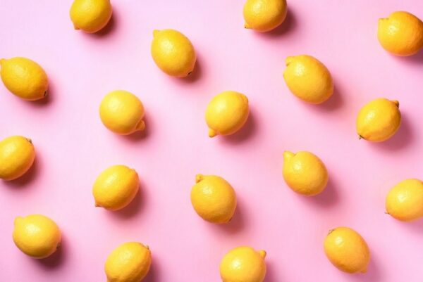 Peinture murale Citrons sur fond rose
