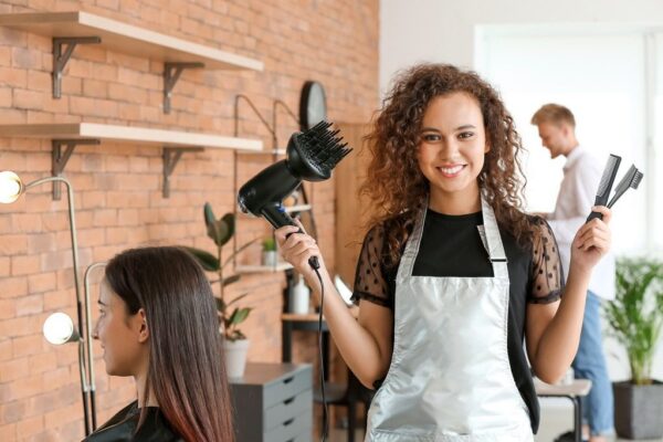 Poster XXL Coiffeur en action