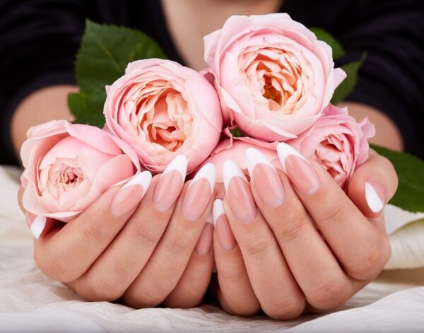 Peinture murale Roses dans les mains