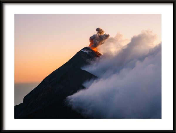 Affiche d'éruption de volcan