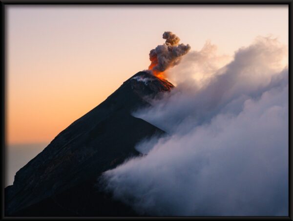Affiche d'éruption de volcan – Image 2