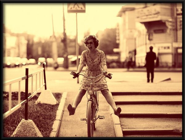 Affiche de joie sur un vélo – Image 2