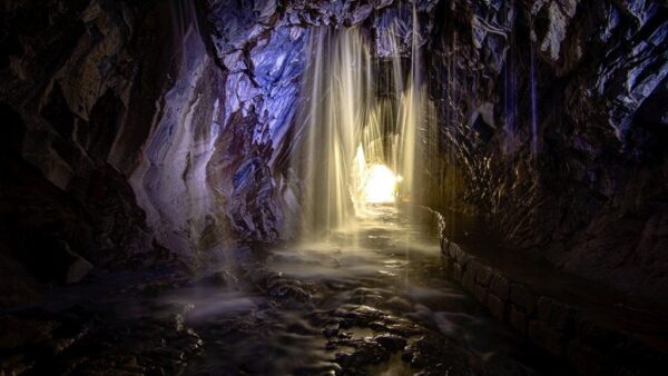 Peinture murale Lumière dans la grotte