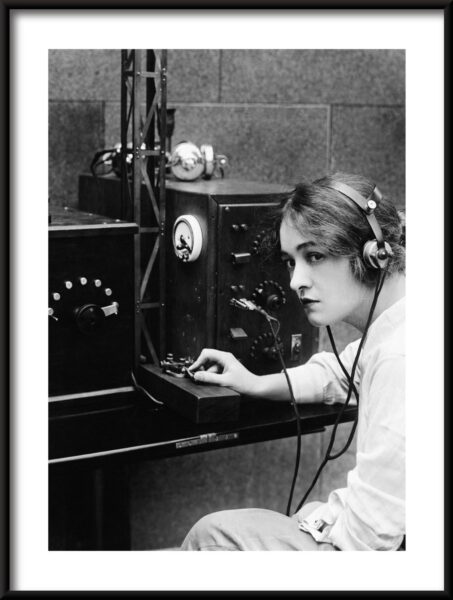 Affiche radiotélégraphiste sérieux – Image 3