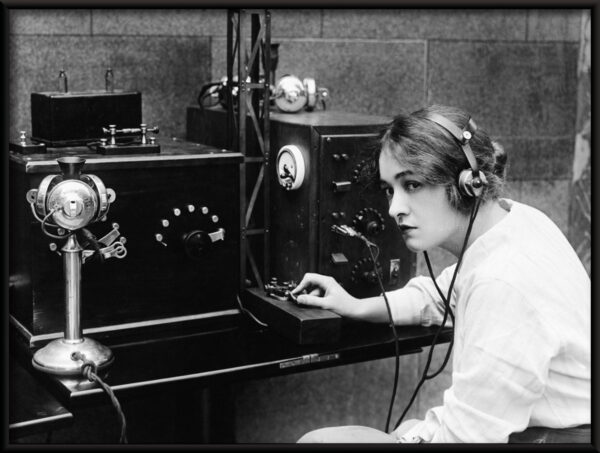 Affiche radiotélégraphiste sérieux – Image 2