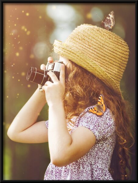 Poster Petite fille aux papillons – Image 4