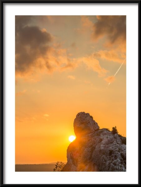 Le soleil derrière le rocher Poster – Image 3