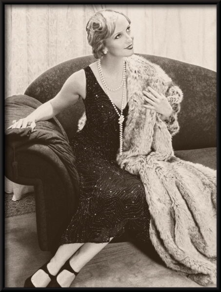 Dame assise Poster – Image 2