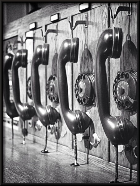 Affiche de téléphones noirs – Image 4