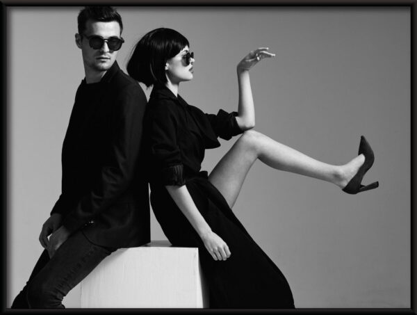 Couple en noir Poster – Image 2
