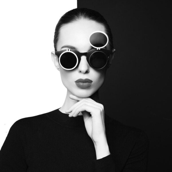 Peinture murale Lunettes noires