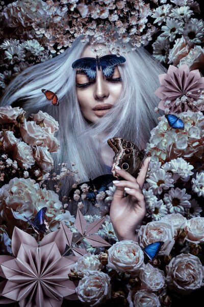 Une image d'une femme papillon – Image 3
