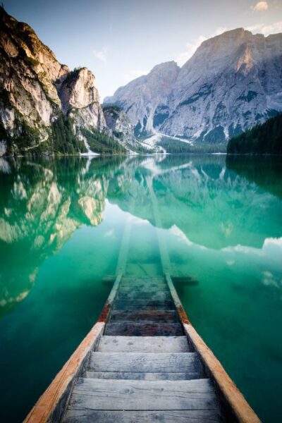 Peinture murale Escalier vers le lac