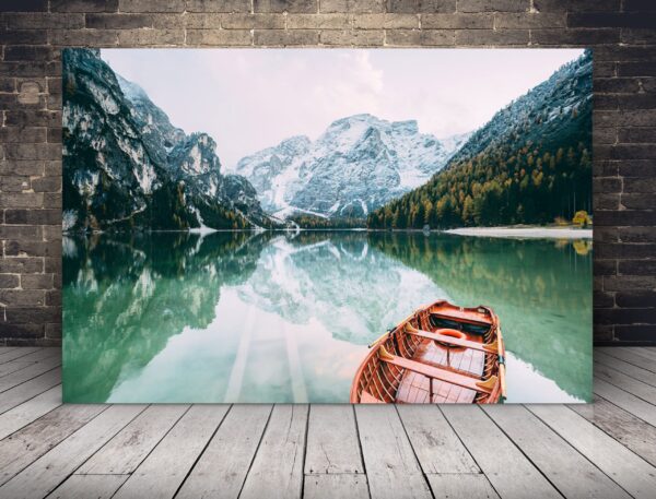 Une image d'un lac alpin