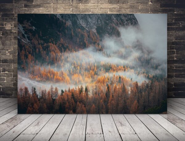 Une image d'une Alpes brumeuses