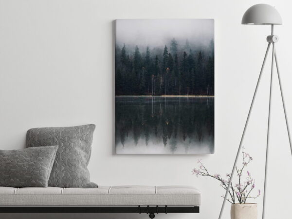Une image d'un lac sombre – Image 3