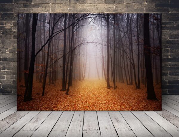 Une image d'une forêt jaune