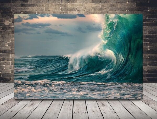 Une image d'une vague océanique