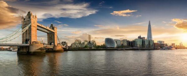 Une image d'une tour à Londres – Image 2