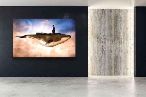 Une image d'une femme chevauchant une baleine – Image 3