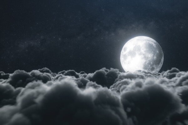 L'image de la Lune dans les nuages – Image 2