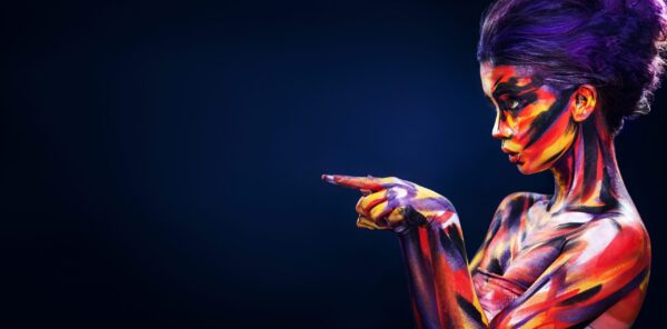 Une image du profil d'une femme – Image 2