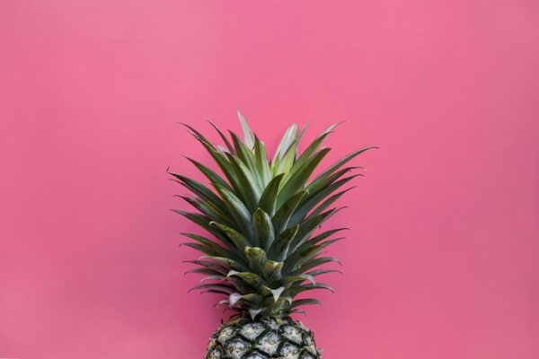 Image d'ananas sur fond rose – Image 2